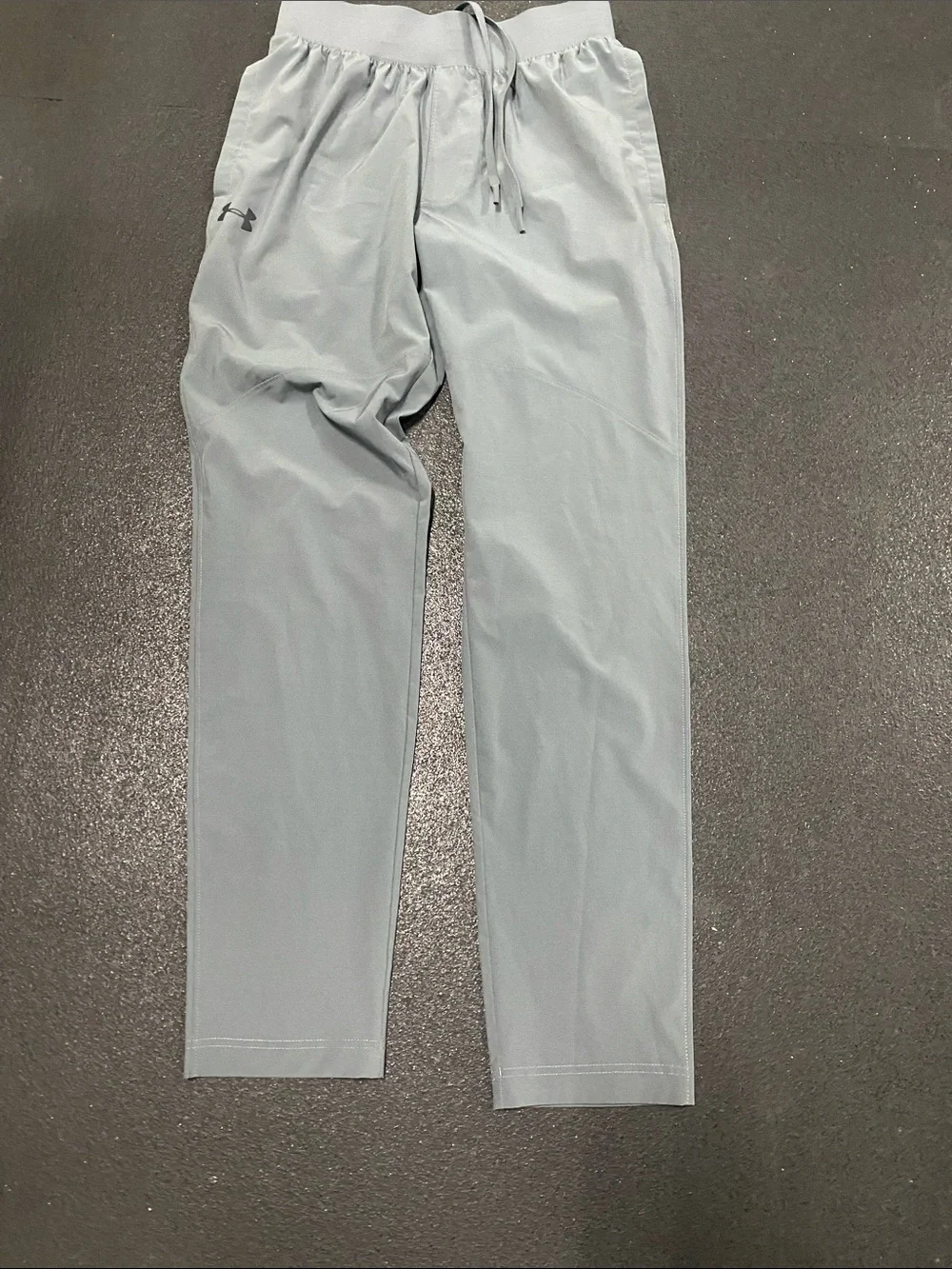Under Armour Gray Athletic Shorts with Logo size M